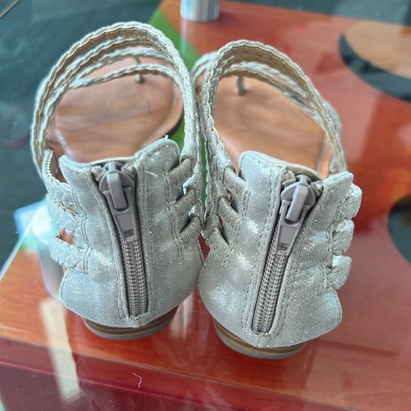 Carlos metallic light gold sandal size 8 1/2 - Picture 5 of 9